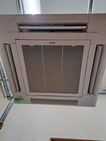 三菱電機天カセ4方向PLFY-36EMG5(2017年製)の外観写真