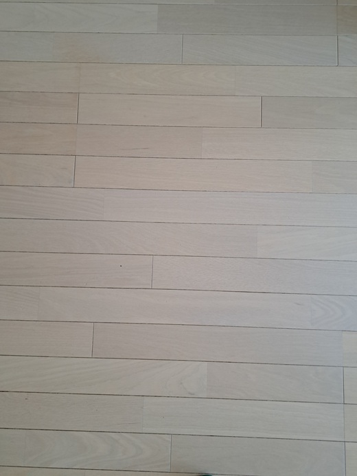 ダイニング剥離後その２まだら模様消えた