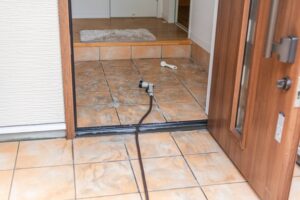 玄関や玄関ポーチは汚れていて掃除が大変